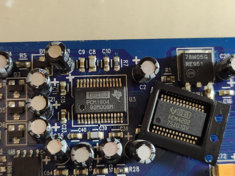 EMU-0404 PCI PCM1804 and PCM4202